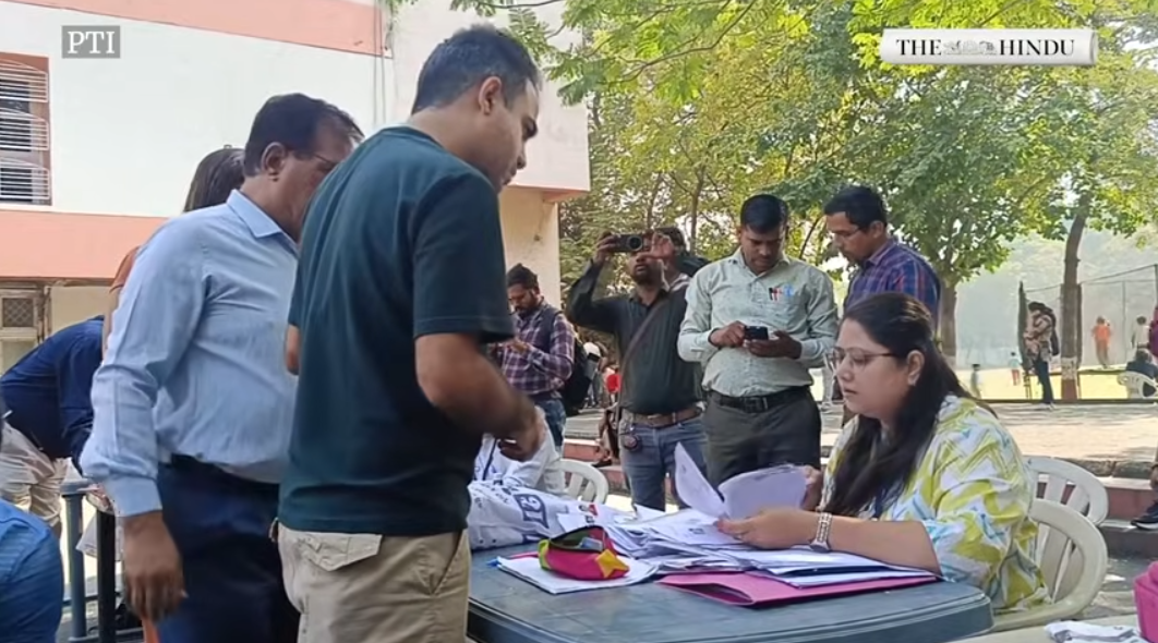 印度更新逾5億名選民名冊 十多名選舉人員傳過勞死甚至輕生 有人20日無睡覺