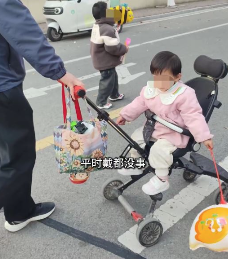 女童吞下髮夾,但醫生擔心麻醉及胃鏡有風險。(互聯網)