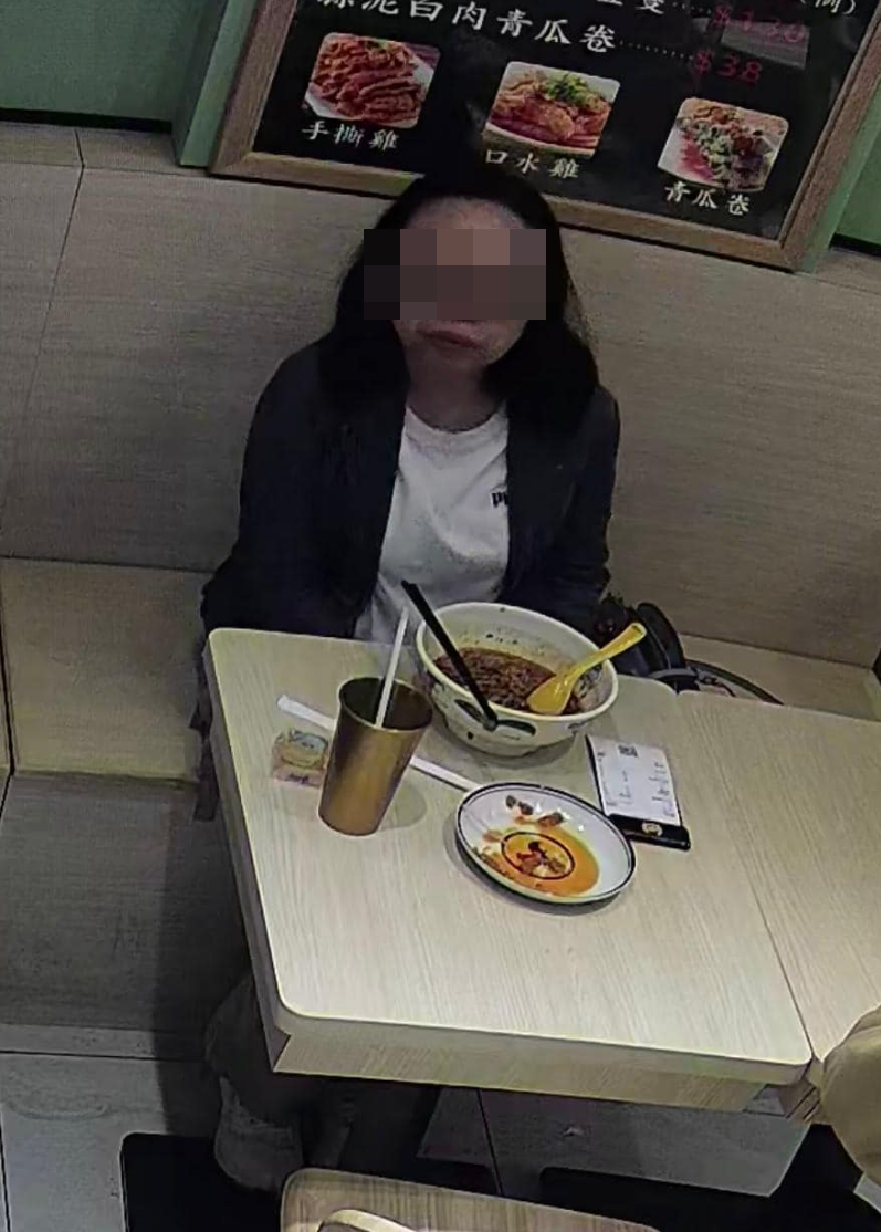 馬鞍山一間米線店一名女子涉食84元「霸王餐」後走數,被店方公開閉路電視截圖同時,亦附上了一張顯示「已付款收據」的收據。(facebook群組「沙田/馬鞍山之友」)