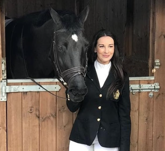 女律師默加特洛伊德3歲已擁有自己的馬匹。(互聯網)
