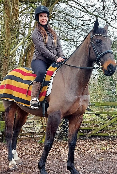 女律師默加特洛伊德3歲已擁有自己的馬匹。(互聯網)