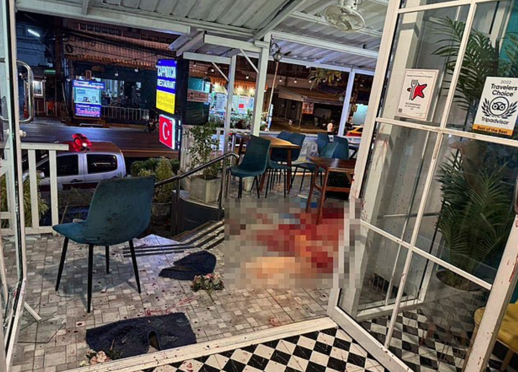 地上遺下血跡。(互聯網)