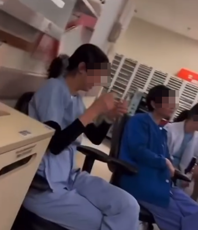 社交平台有網民上載影片,指有公立醫院醫護人員於當值期間「玩針筒」,以針筒「射水」嬉戲,並拍片上載到自己的社交媒體帳戶。(Threads)