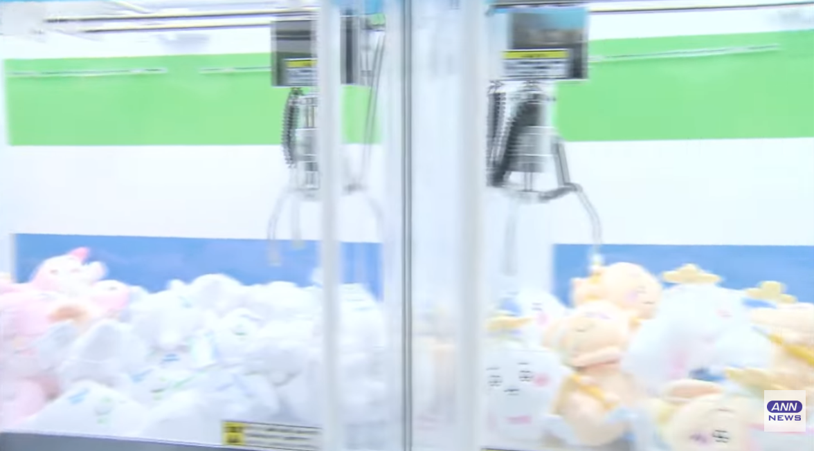 日本FamilyMart便利店變身夾公仔店 搶遊客生意