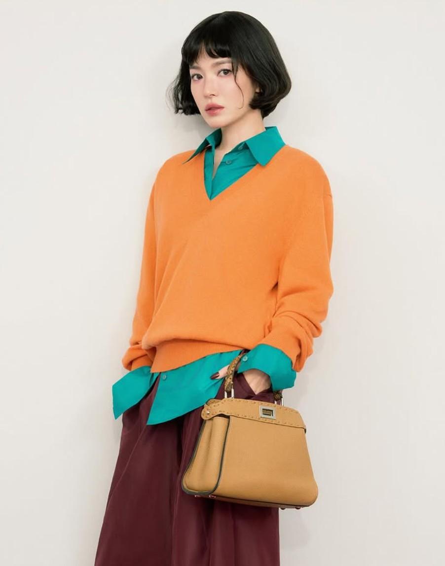 宋慧喬早前為FENDI拍攝硬照,亦演繹了橙、綠撞色搭配。