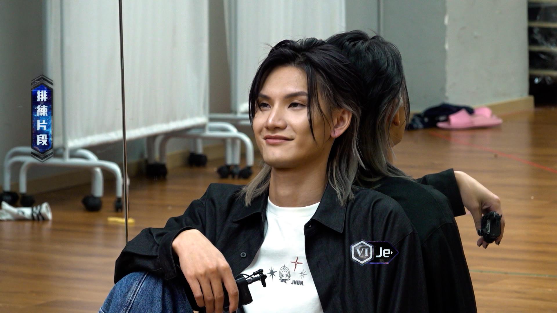 製作組特別請來師兄Jeremy幫手作指導。