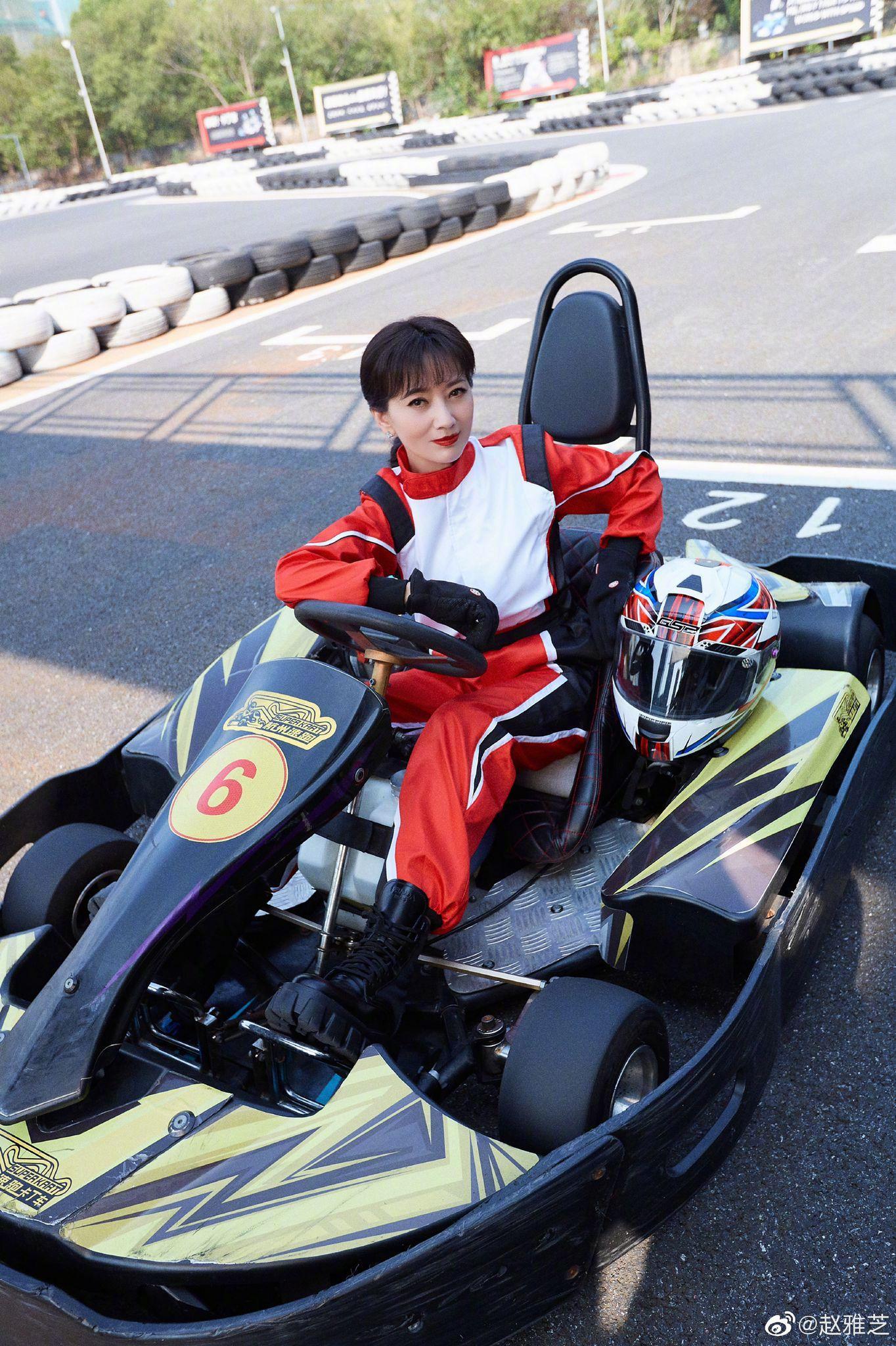 趙雅芝近年她經常獲內地品牌邀請出席活動,人氣依然高企。