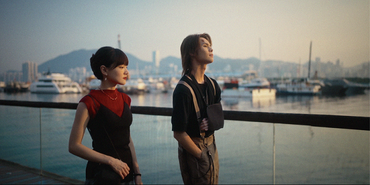 邱傲然和安柔潔初次合作演情侶讚舒服自在。(《存酒人》劇照)