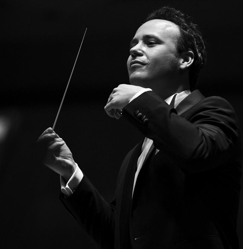 馬達拉斯於2019至2025年間擔任比利時列日皇家愛樂樂團音樂總監,任期圓滿結束之際,更獲列日市授予榮譽市民殊榮。