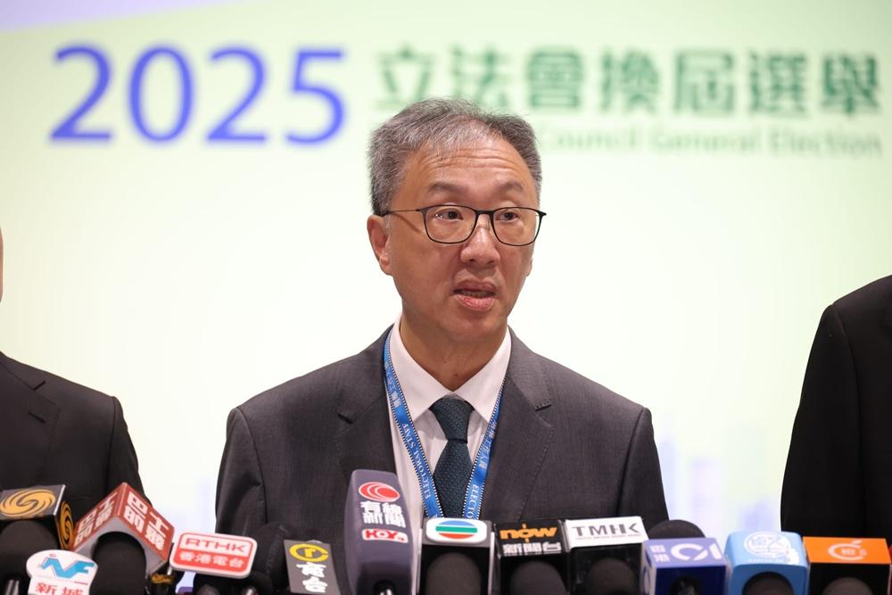 立法會選舉2025,陸啟康哽咽稱選舉不容易,指巿民對新一屆議員有期望。(林俊源攝)