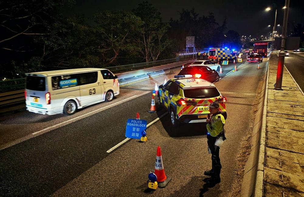 警方在區內進行執法行動,打擊「酒後駕駛」、「藥後駕駛」、「非法賽車」、「超速駕駛」及「非法改裝行動」等罪行。(警方圖片)