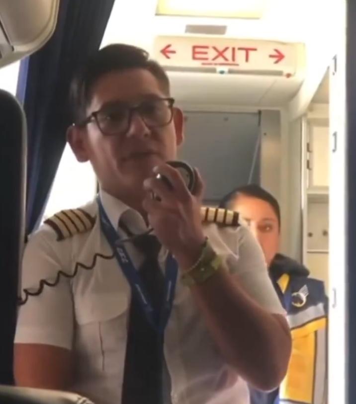 機長指,公司拖欠他長達5個月的工資,以及出差旅費。(X)