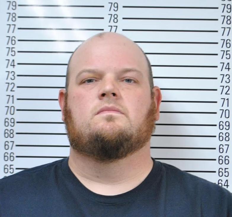 Cody Adams試槍地點缺乏適當射擊防護設施。(X)