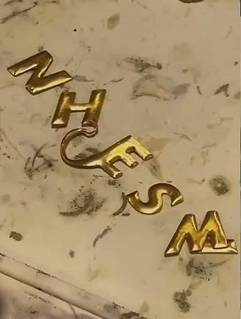 LG電子2005年曾限量向前1萬名消費者提供附有純金Whisen標誌的冷氣機產品。(YouTube)