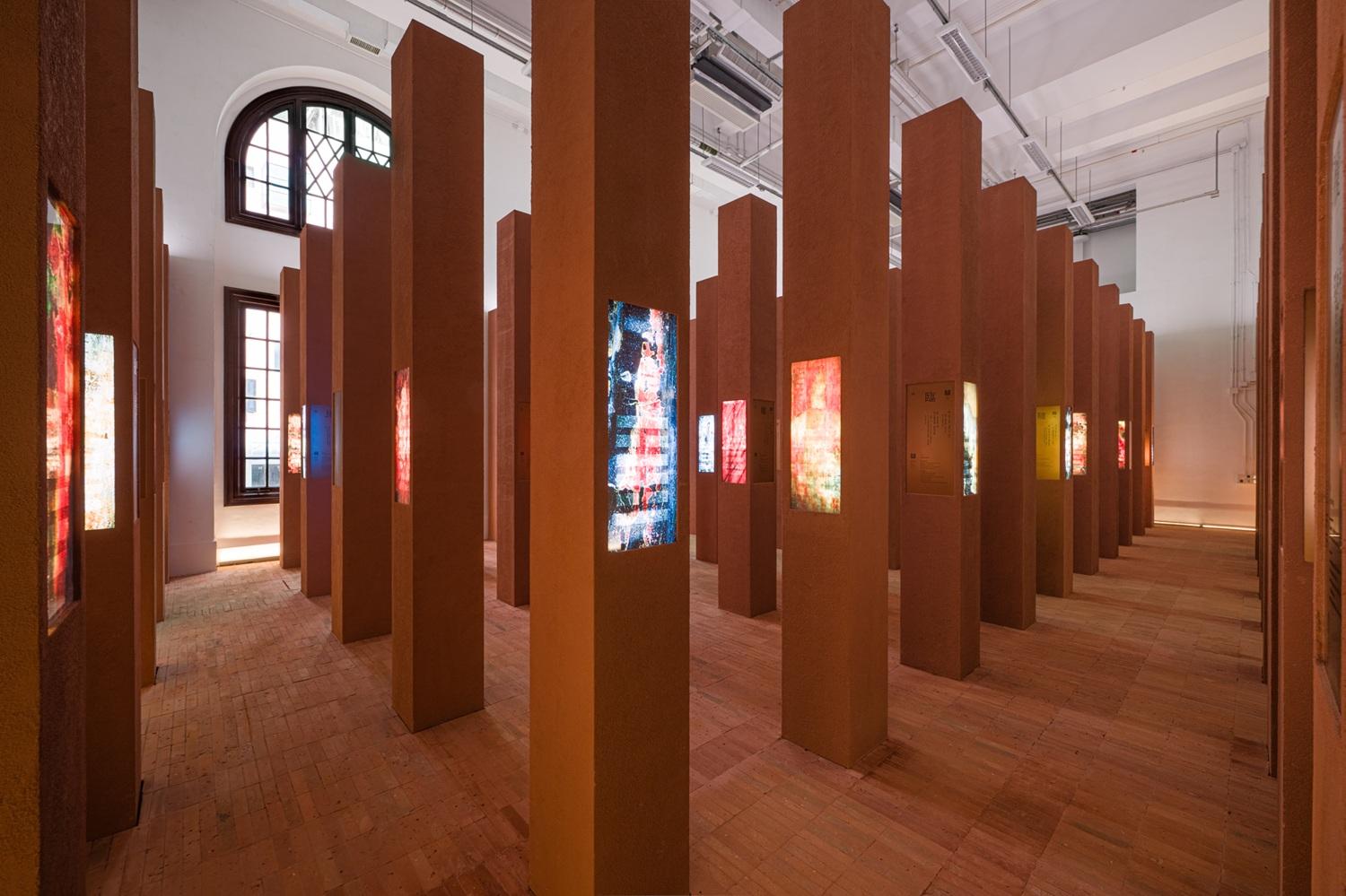 裝置作品《中國牆城》系列。