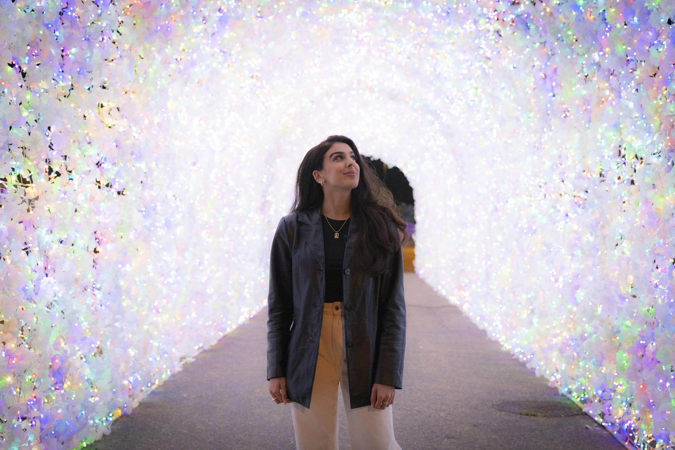 每一步都是奇幻體驗的「流光隧道」。