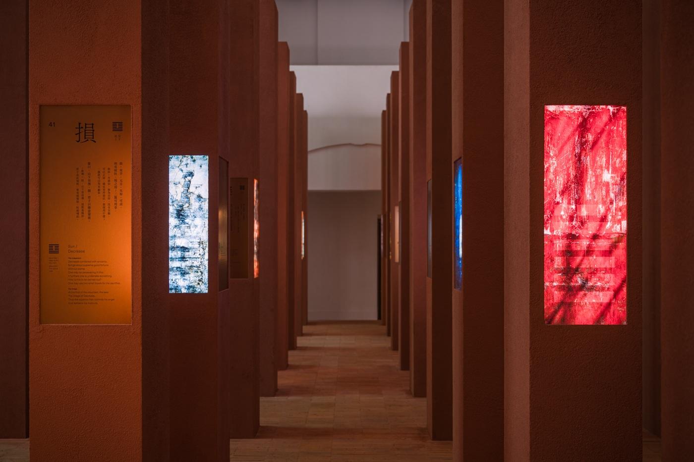 裝置作品《中國牆城》系列。