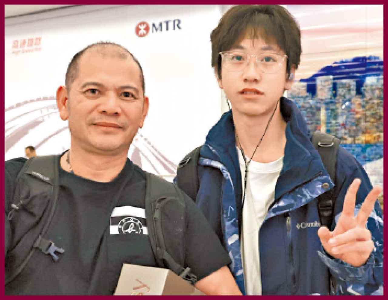 張先生父子趁假期跟團到長沙旅遊,難忘山上的雪景。