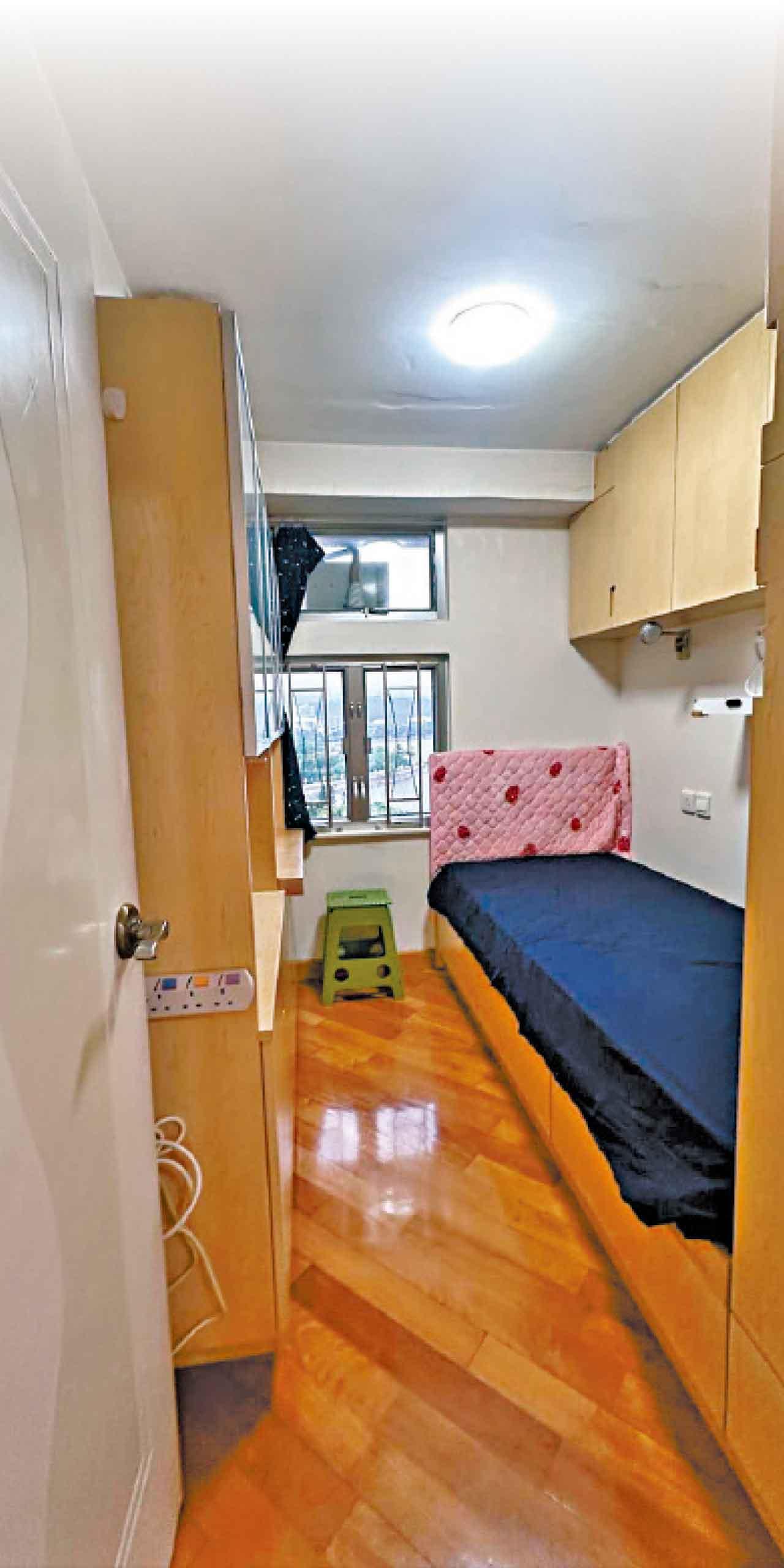 知悉大廈須做大維修,故將新家以短期租約出租。(受訪者提供)