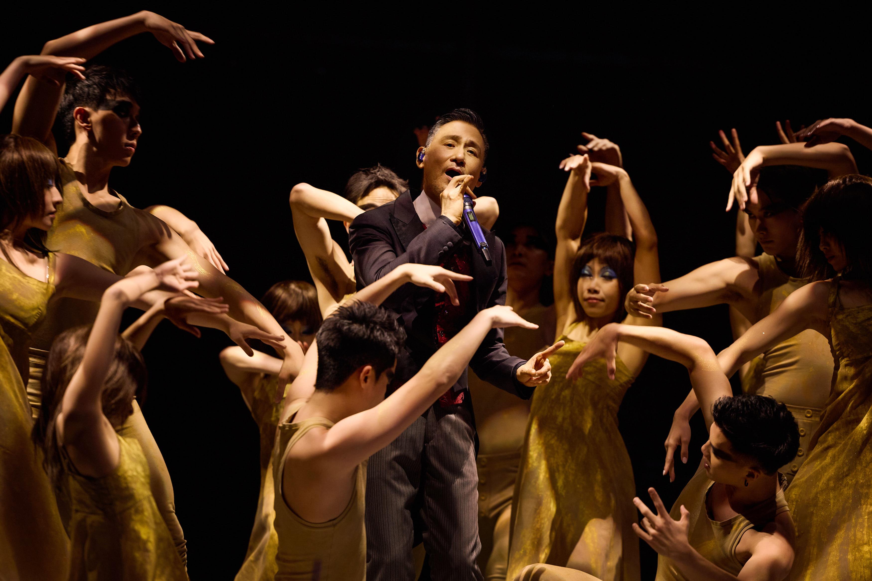 張學友成為於紅館累積個人演唱會最多的歌手,場次多達203場。