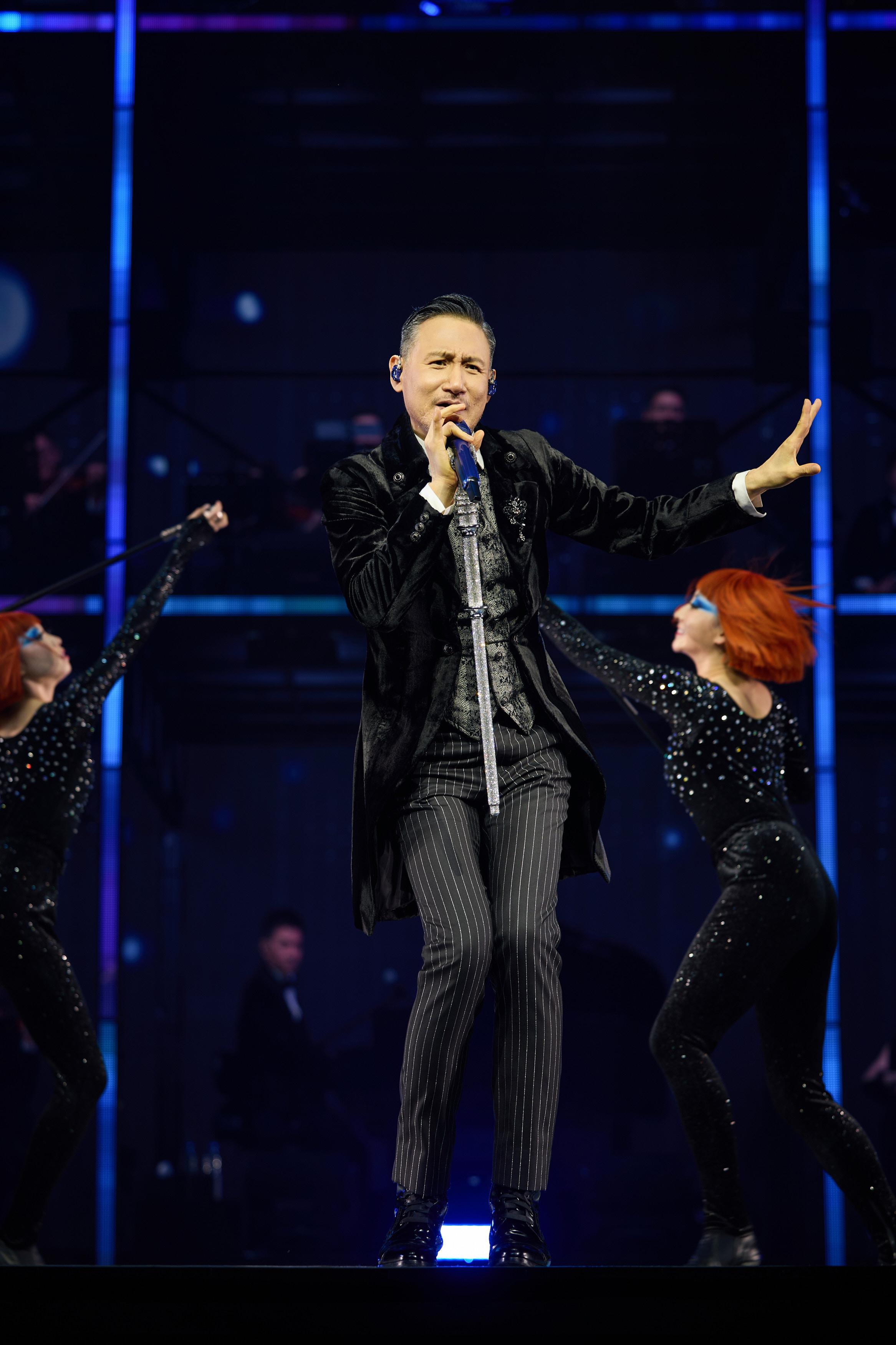 張學友成為於紅館累積個人演唱會最多的歌手,場次多達203場。