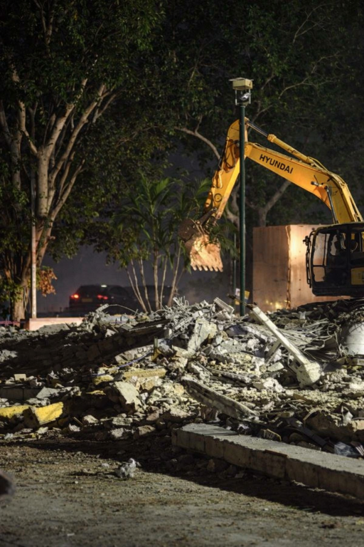 巴拿馬阿拉伊漢市政府在未徵得華僑華人代表同意下,以結構損毀構成風險為由拆除2004年建造、位於於巴拿馬運河西側美洲大橋觀景台的中巴公園及華人抵巴150周年紀念碑,引發兩國外交風波。(網上圖片)