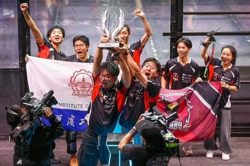 深海巨鯊3獲讚反應速度和力量控制都非常出色,讓對手幾乎沒有還手機會。