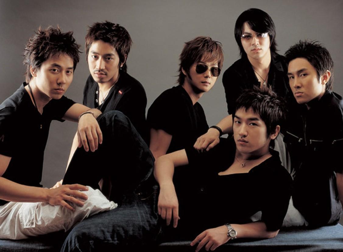 90年代K-POP男團神話紅極一時。