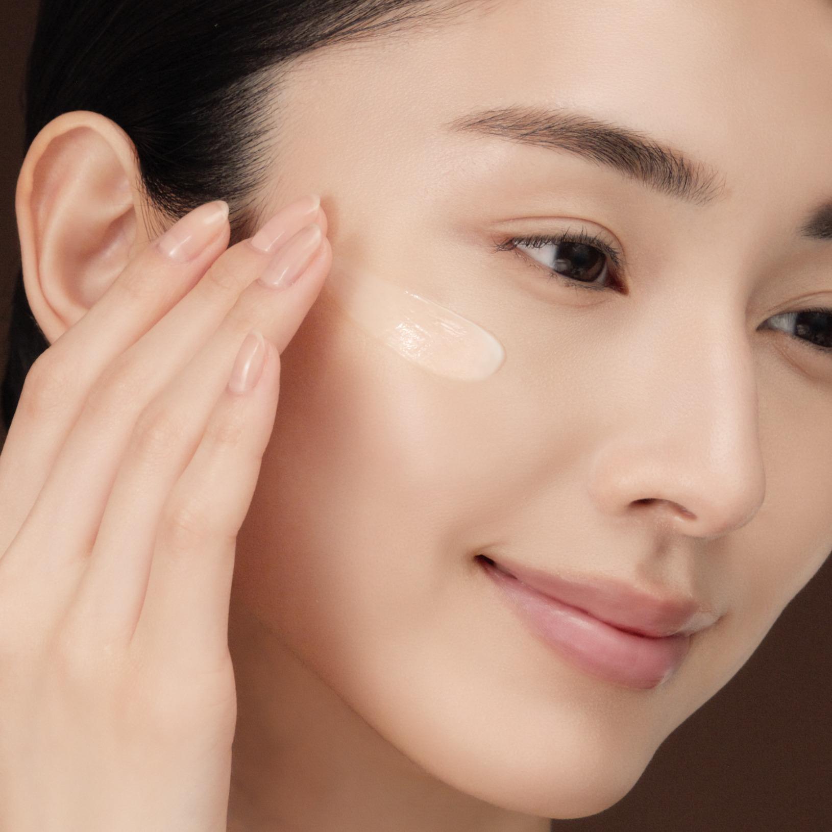 ELIXIR 高純維A重點膠原抗皺霜 $439/15g、$585/22g