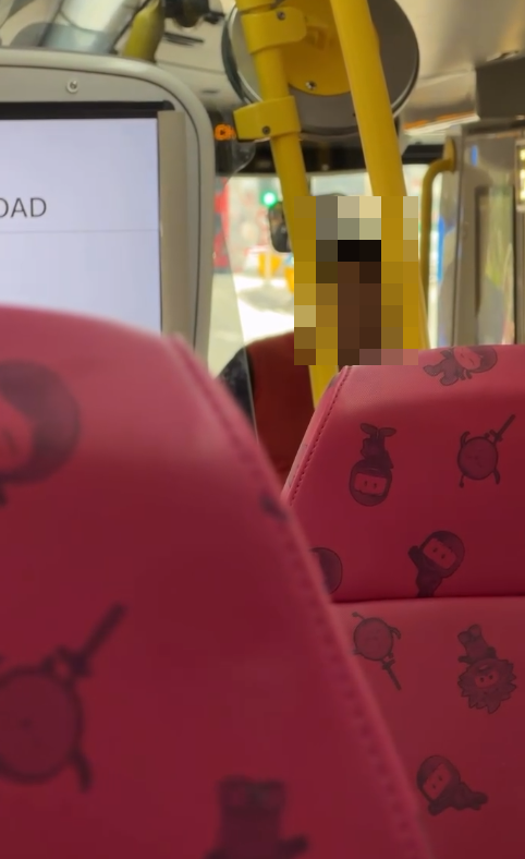 拍攝者不滿司機停車與女乘客爭執。(Threads)