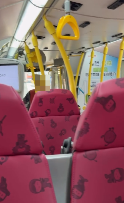 拍攝者不滿司機停車與女乘客爭執。(Threads)