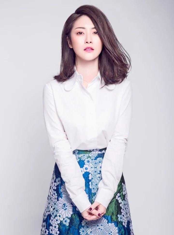 朱銳2016年在網劇《無間道》演出心理醫師胡佳琳。