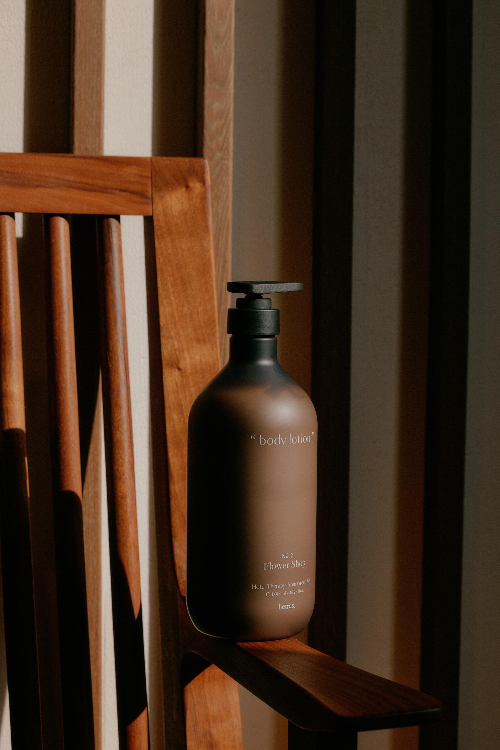 酒店療癒(Hotel Therapy)身體護理系列—沐浴露及潤膚乳 各$108/1,013毫升