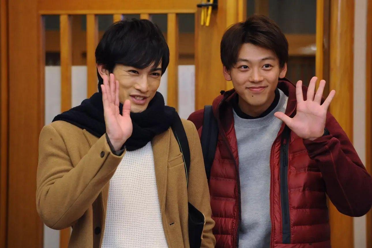 竹內涼真和町田啟太9年前曾合演劇集《逆齡初戀》。