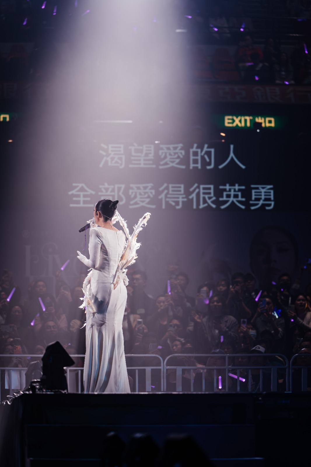 共六場的「楊千嬅Live My LIVE演唱會」,千嬅大唱經典作品。