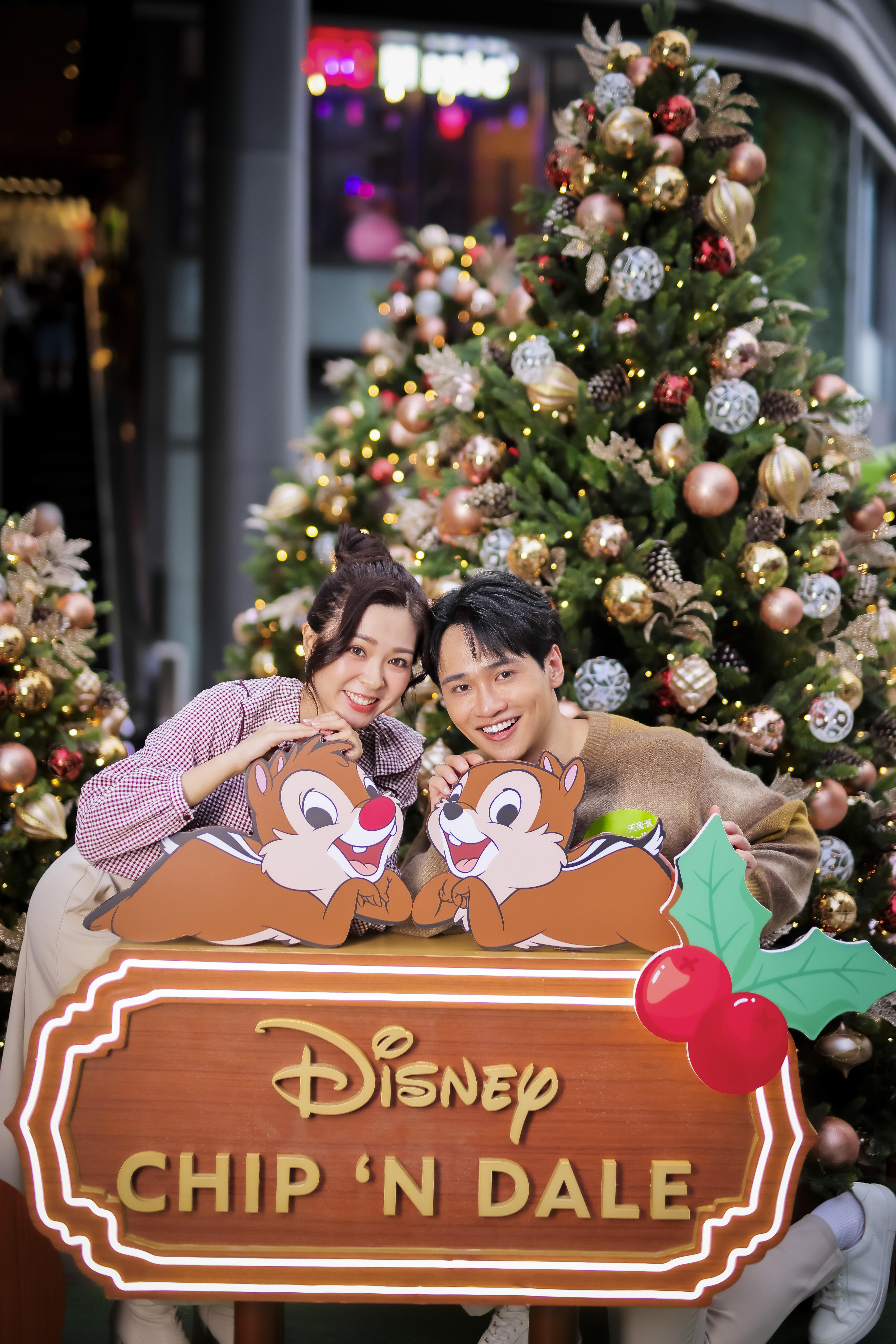 3 米高發光松果森林與角色裝飾