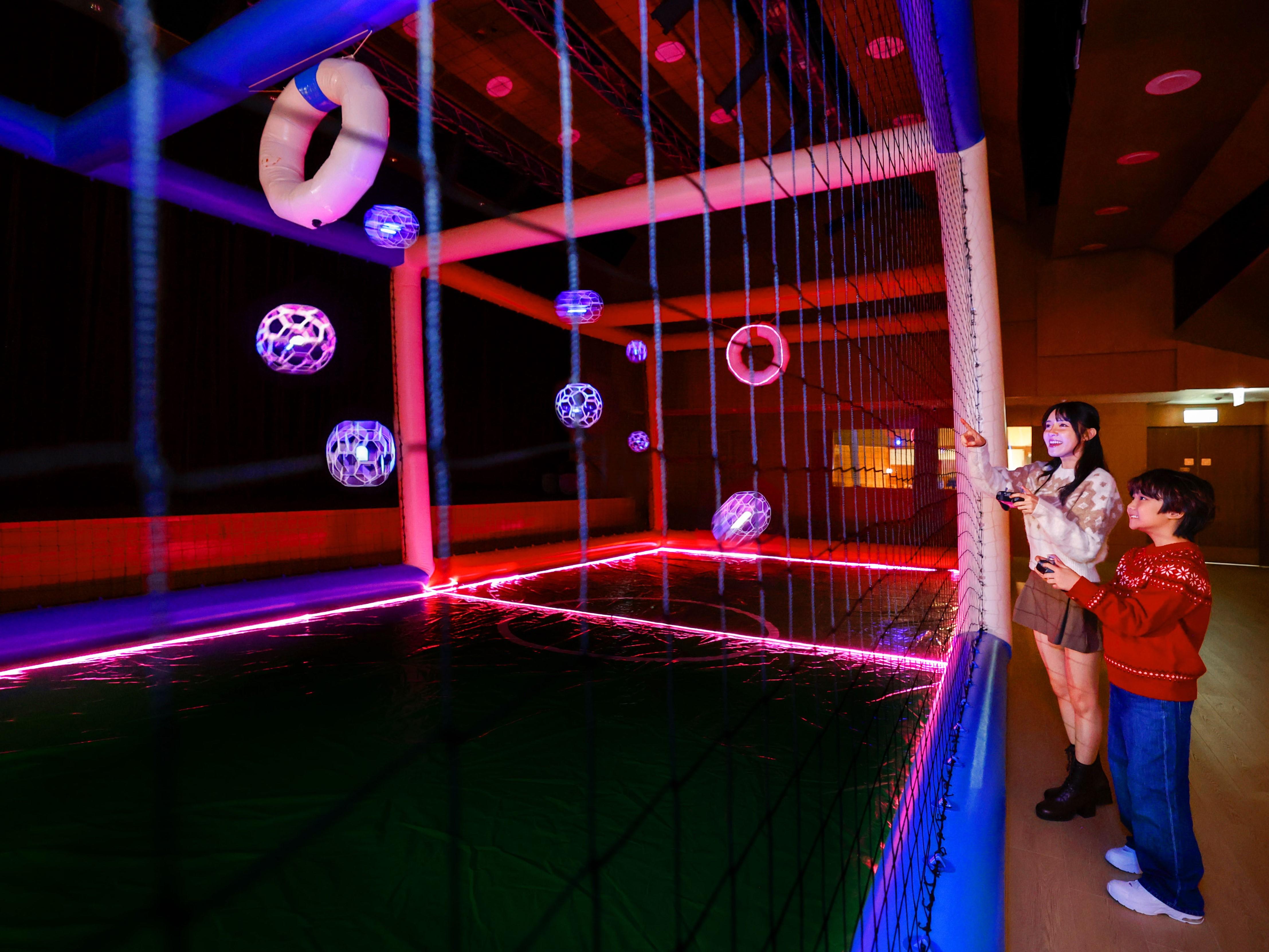 無人機足球智激鬥