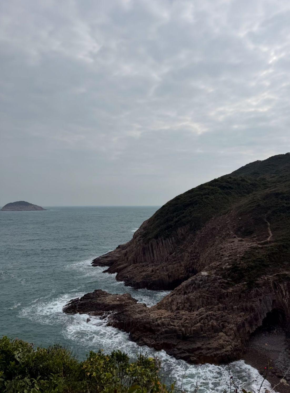 西貢破邊洲發生行山意外。(小紅書「cwbtc1」圖片)