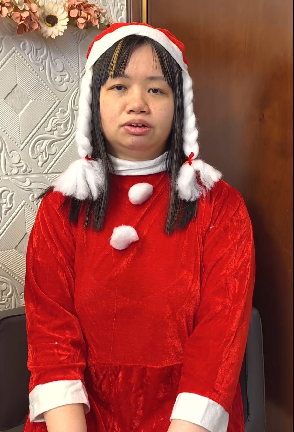 阿儀唱聖誕歌送驚喜。