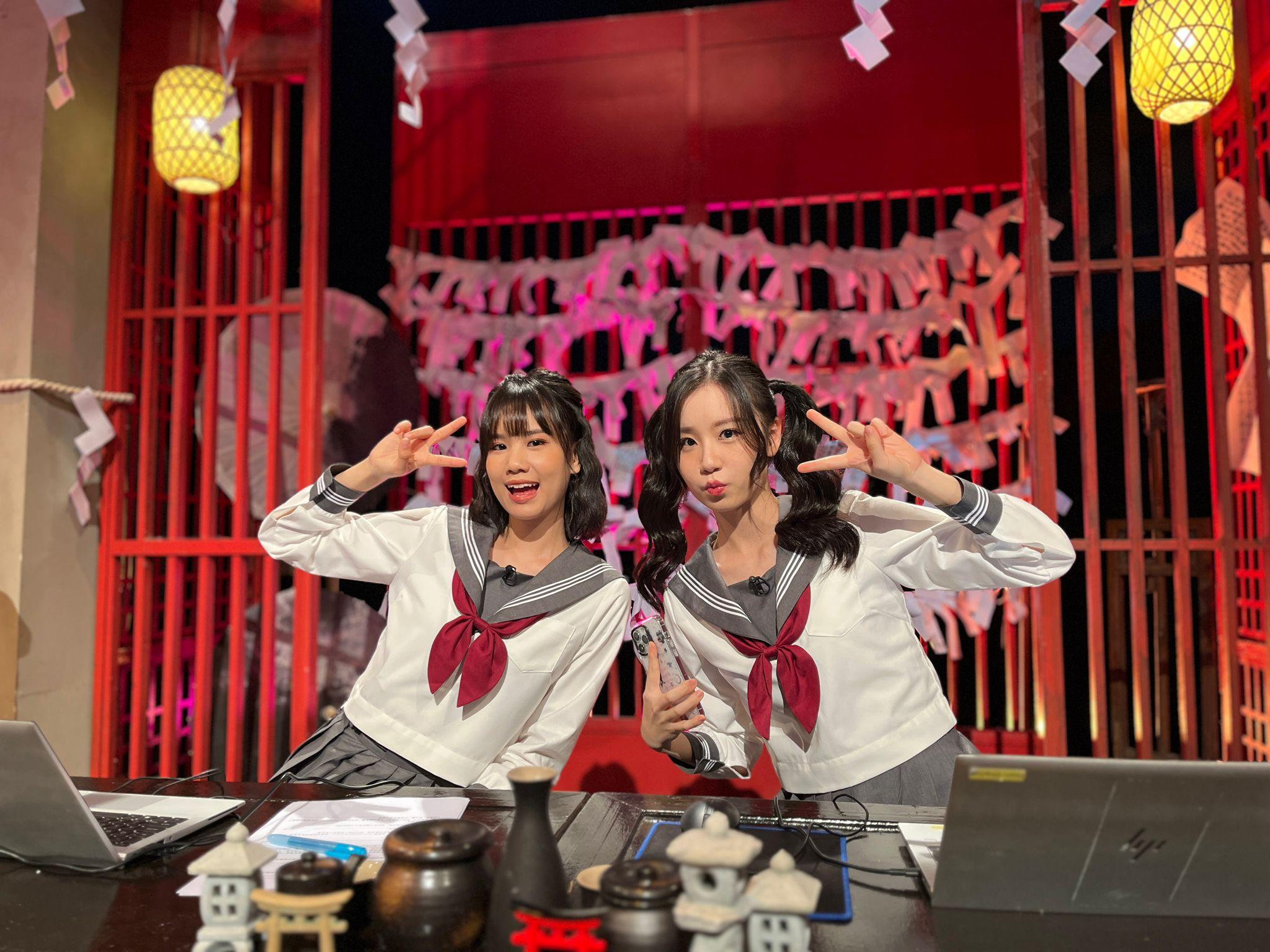 「初一」李卓妍(左)同「初十五」羅皓誼(右)依傳統還陽。