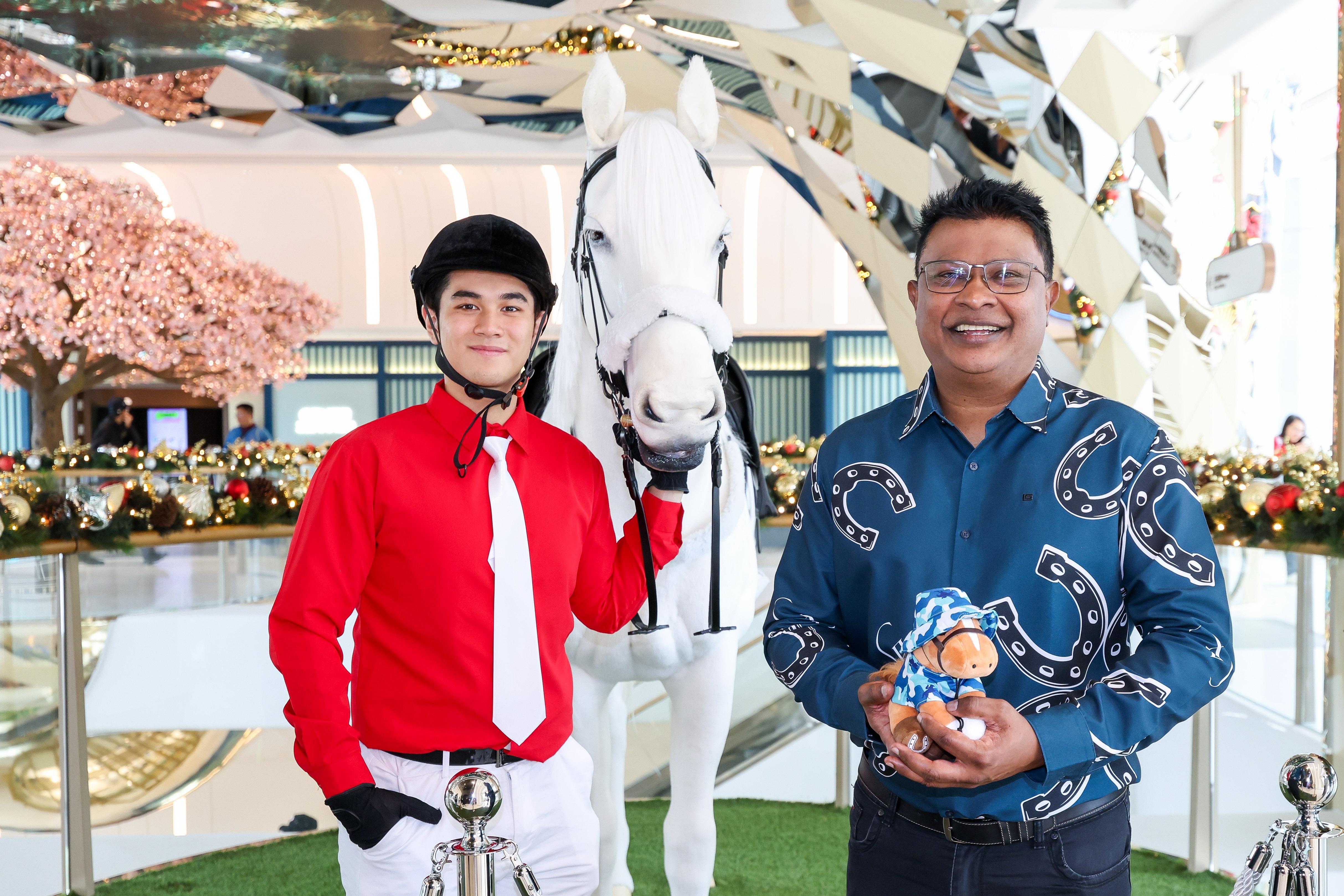 南非旅客Kuben Gengan(右)熱愛賽馬