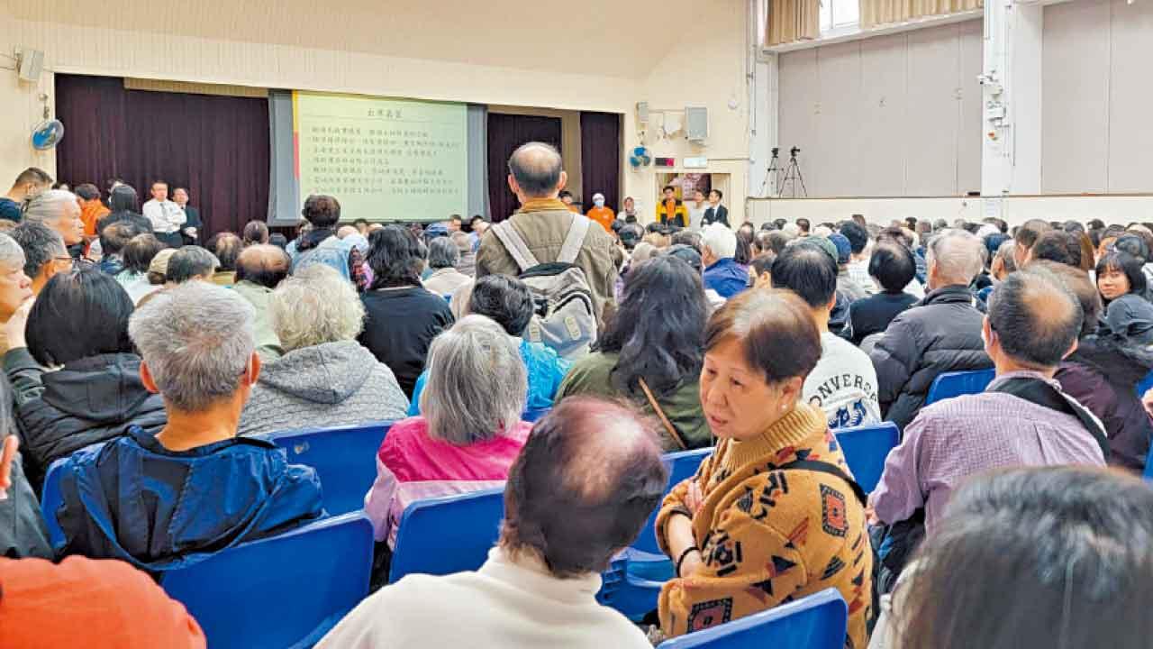 有市民表達對工程的關注。(吳康琦攝)