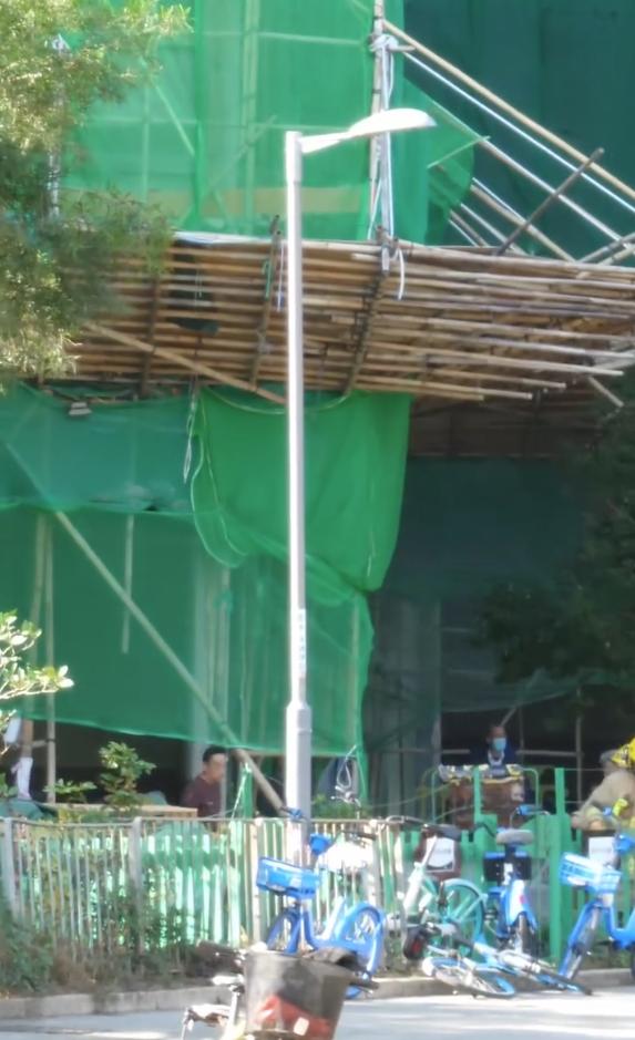 大埔宏福苑五級火|71歲管工折返疏散工友遇難 片段拍得最後身影。(threads「striking_biking)」圖片)