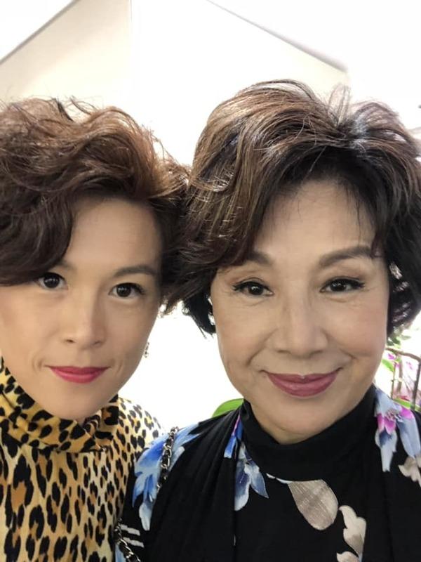 姚煒曾經是麗的電視合約歌星,被形容為「最有女人味的女人」。