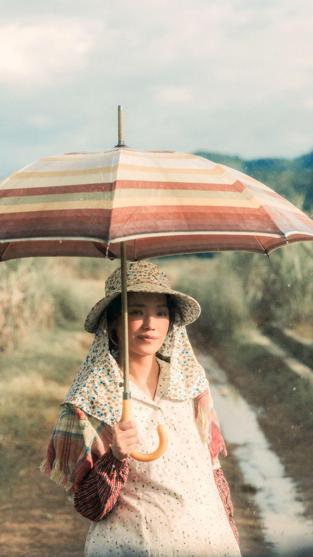 舒淇素顏上陣,更要在樹林暴曬。