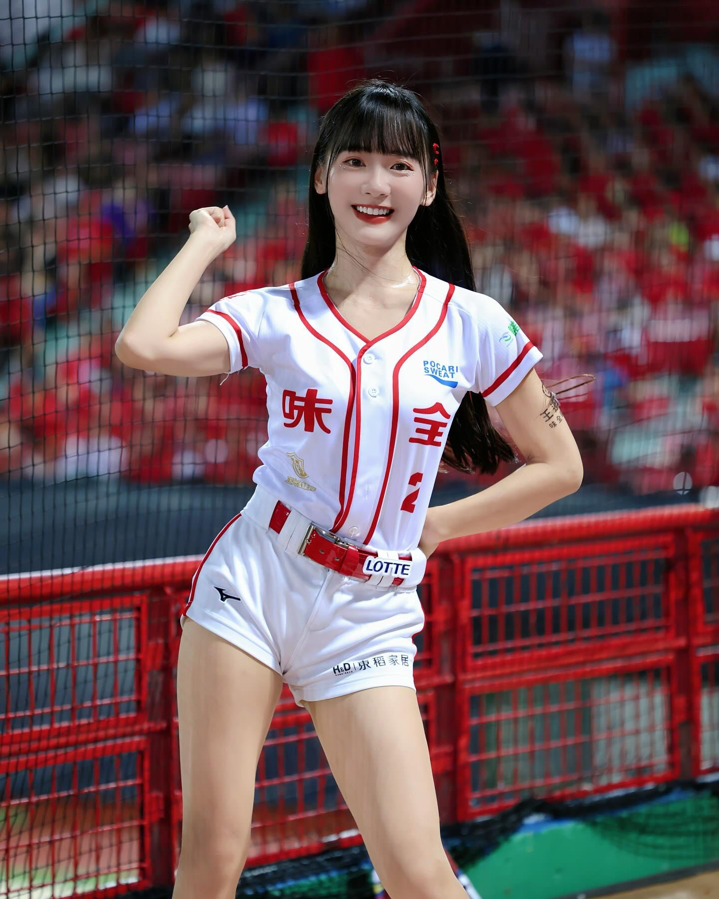 昆娜外號天母女車神、Queena或娜娜。