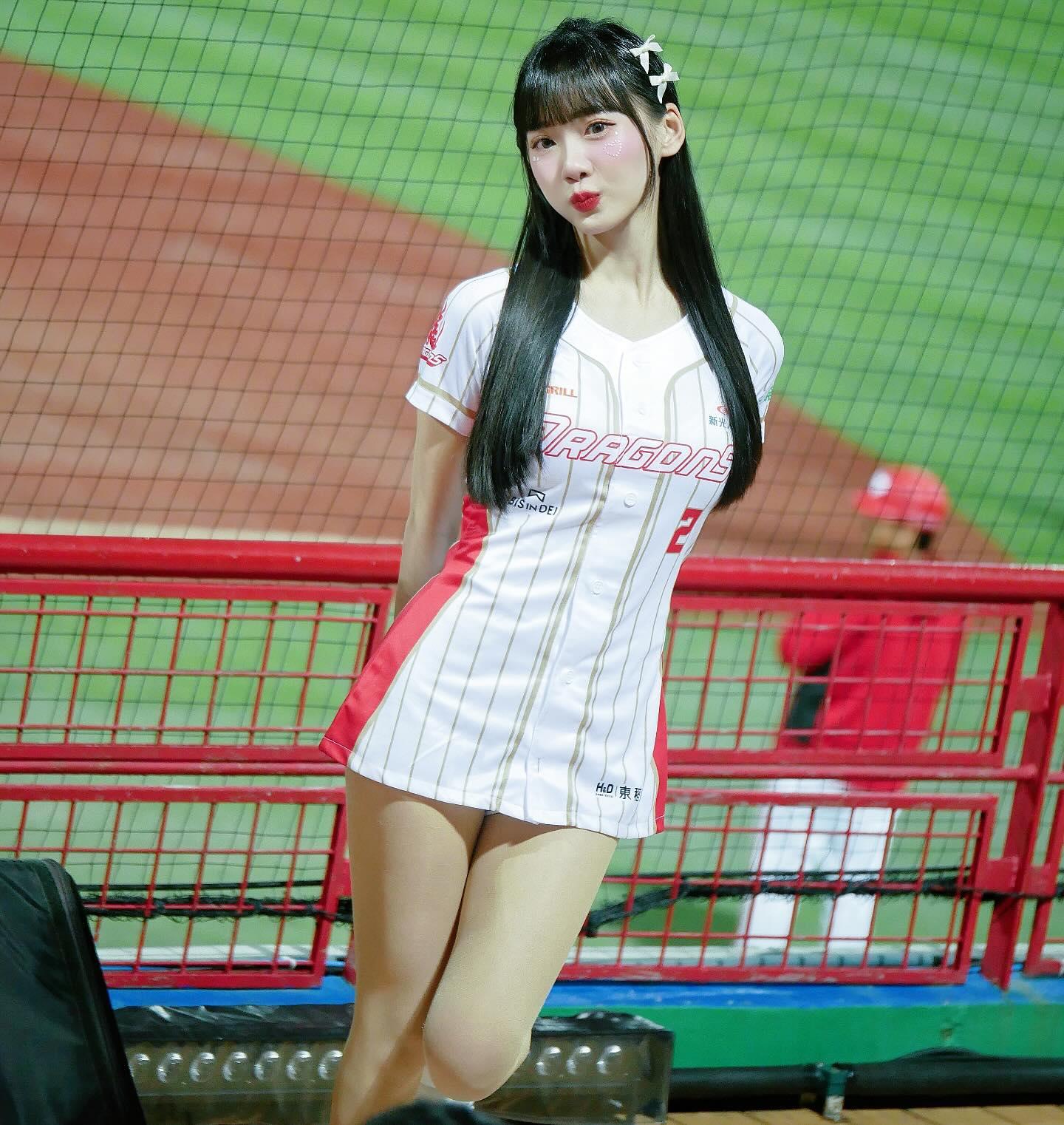 昆娜強調,她是離婚之後才逐漸與張祐嘉越走越近,但沒有說好在一起。