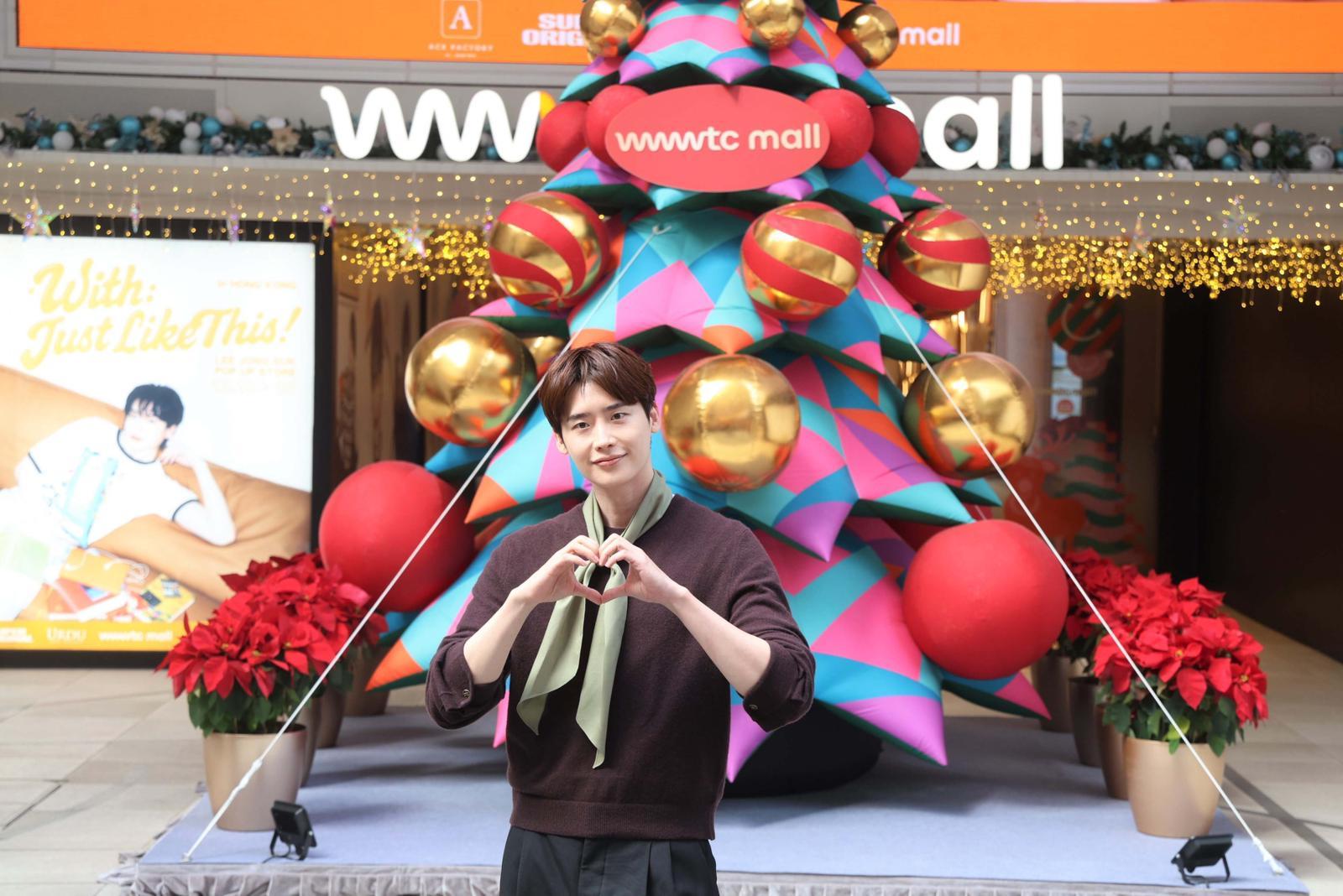 李鍾碩親臨限定Pop Up Store,大派心心。