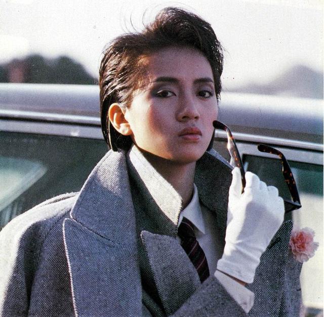 梅艷芳的1985年唱片造型。