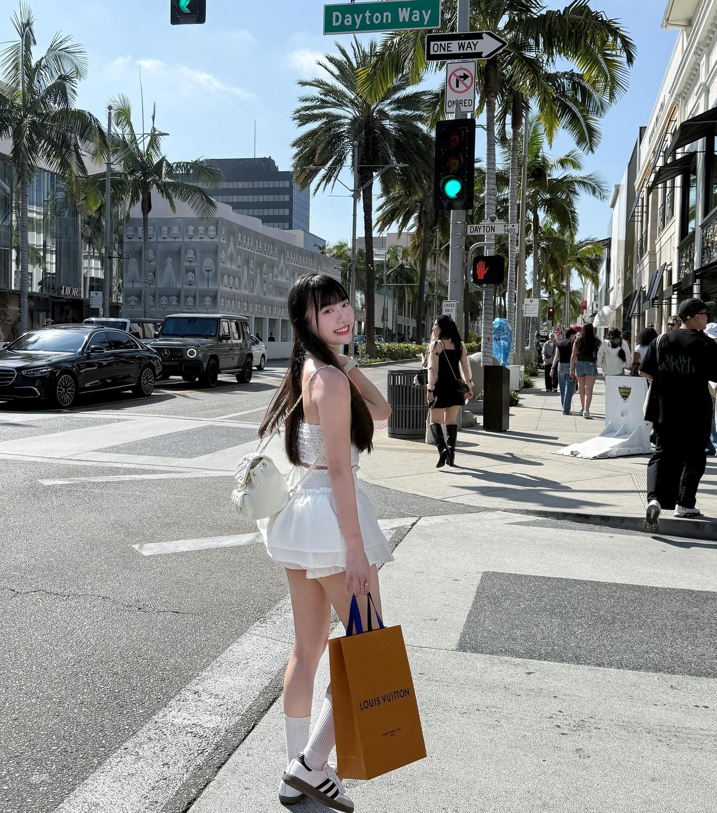 昆娜被稱為啦啦隊女神。